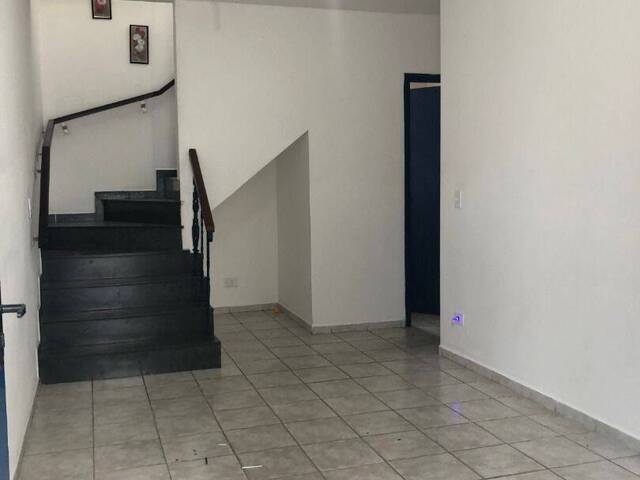 Sobrado para Venda em Caraguatatuba - 5