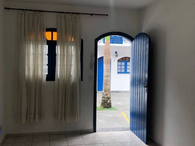 Sobrado para Venda em Caraguatatuba - 4