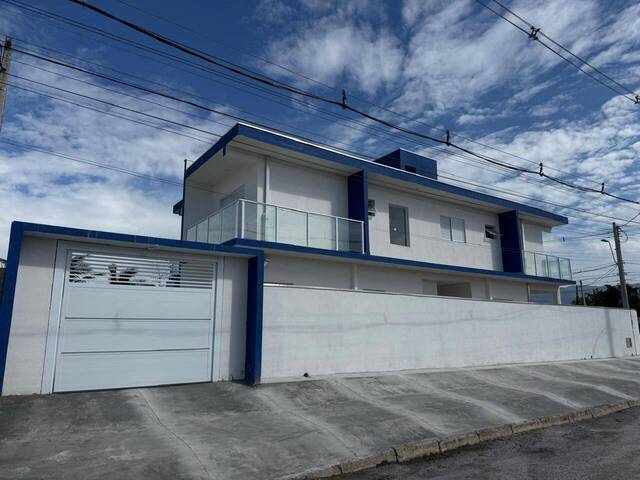 Casa para Venda em Caraguatatuba - 2