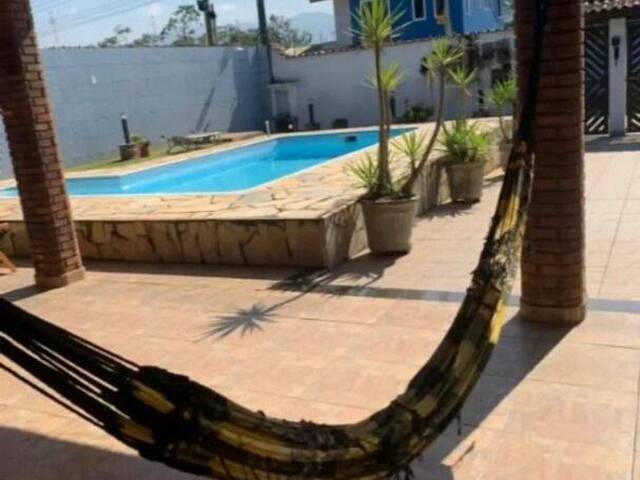 Casa para Venda em Caraguatatuba - 2