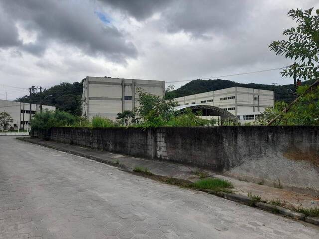 Venda em Jardim Casa Branca - Caraguatatuba