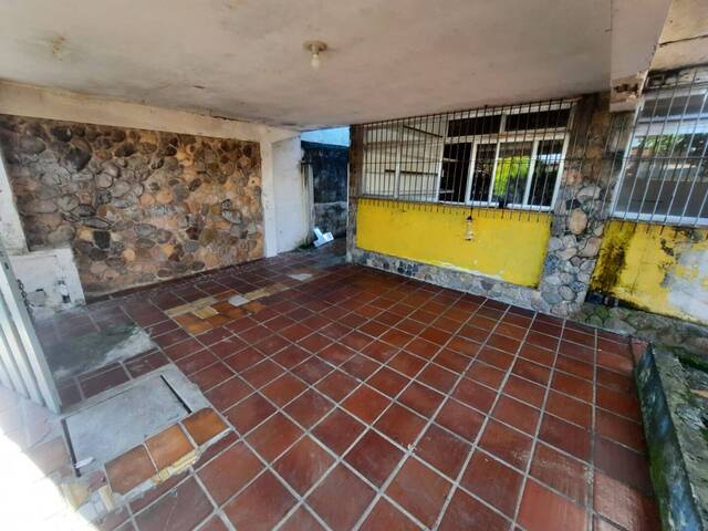 #CA0041 - Casa para Venda em Caraguatatuba - SP