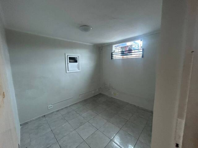 Ponto Comercial para Locação em Caraguatatuba - 4