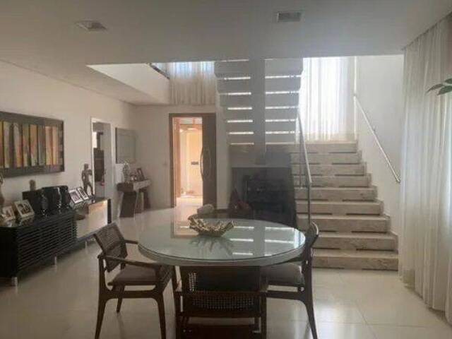 Sobrado para Venda em Caraguatatuba - 4