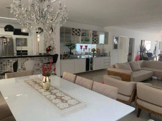 Sobrado para Venda em Caraguatatuba - 5