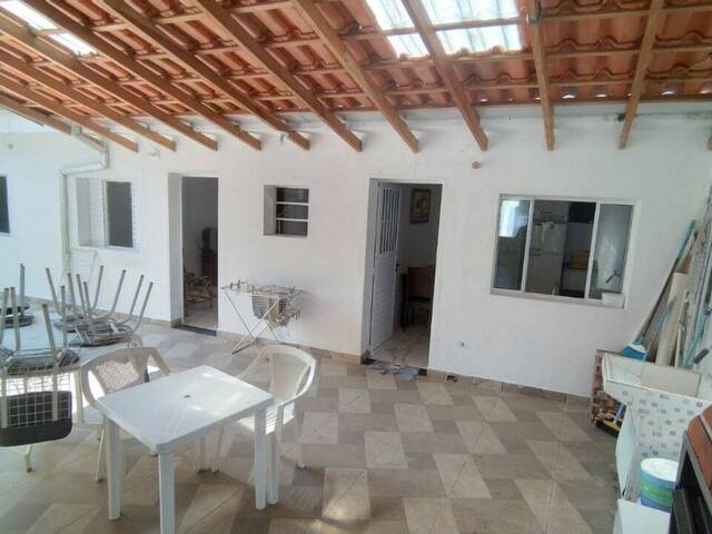 Sobrado para Venda em Caraguatatuba - 4