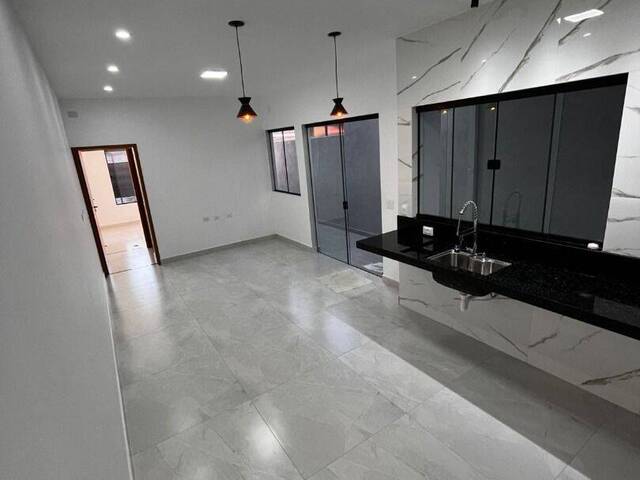 #CA0054 - Casa para Venda em Caraguatatuba - SP