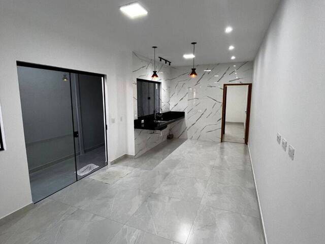 #CA0054 - Casa para Venda em Caraguatatuba - SP