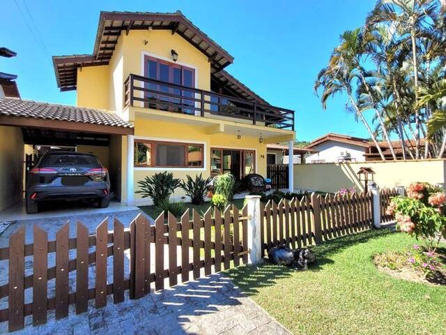 #SO0027 - Sobrado para Venda em Caraguatatuba - SP