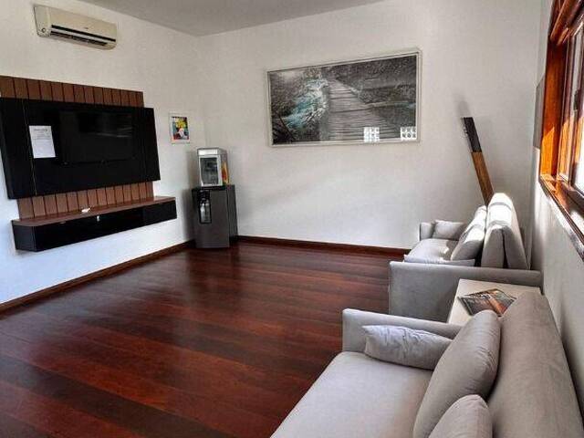 Sobrado para Venda em Caraguatatuba - 4