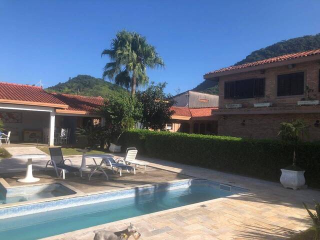 Sobrado para Venda em Caraguatatuba - 4