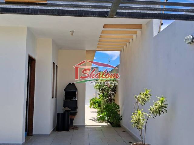 Casa para Venda em Caraguatatuba - 2