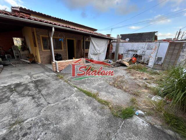 Casa para Venda em Caraguatatuba - 2