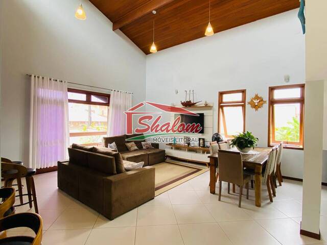 Casa para Venda em Caraguatatuba - 2