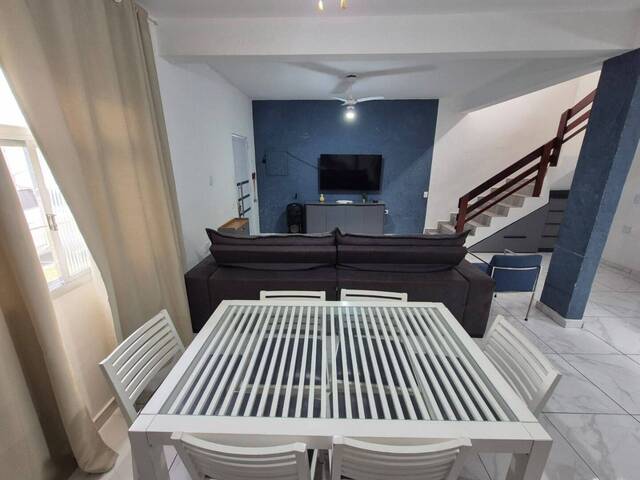 Sobrado para Venda em Caraguatatuba - 5