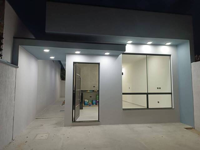 Casa para Venda em Caraguatatuba - 3