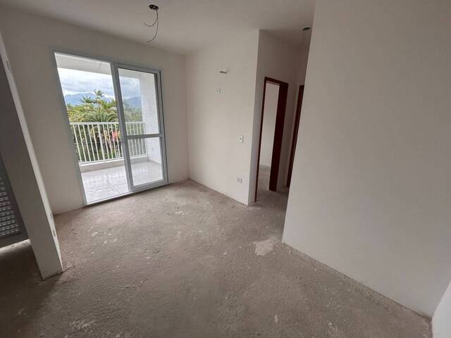 Apartamento para Venda em Caraguatatuba - 5