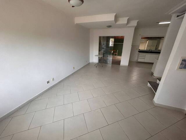 Sobrado para Venda em Caraguatatuba - 4