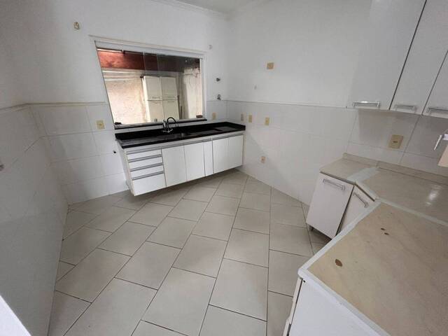 Sobrado para Venda em Caraguatatuba - 5