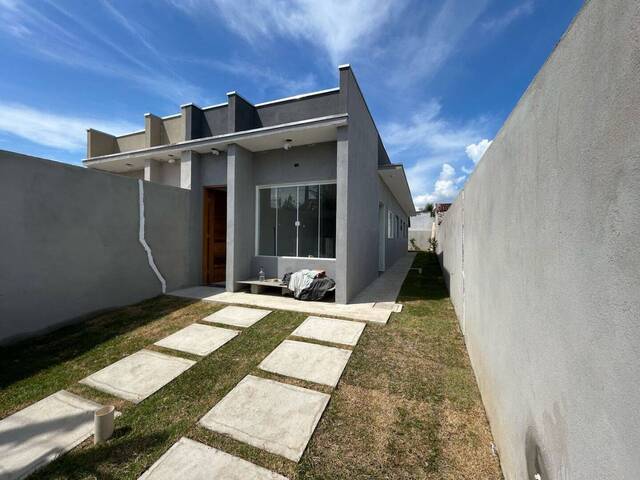 Casa para Venda em Caraguatatuba - 2