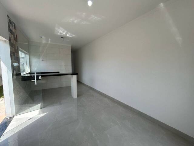 Casa para Venda em Caraguatatuba - 3