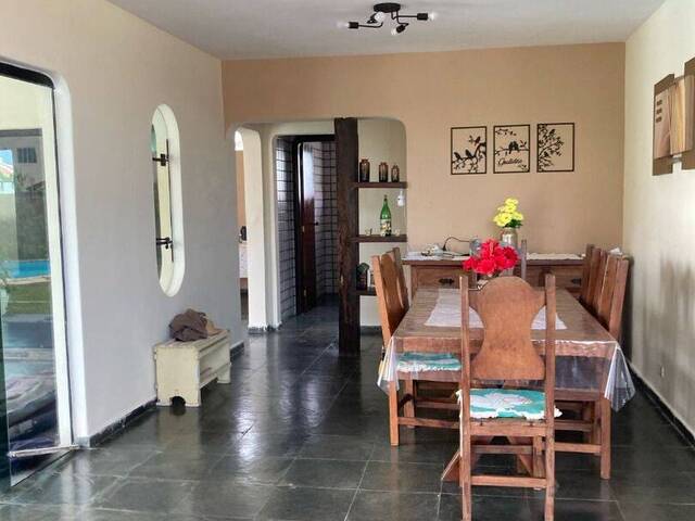 Sobrado para Venda em Caraguatatuba - 4