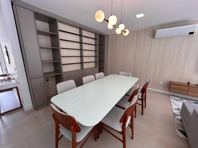 Sobrado para Venda em Caraguatatuba - 4