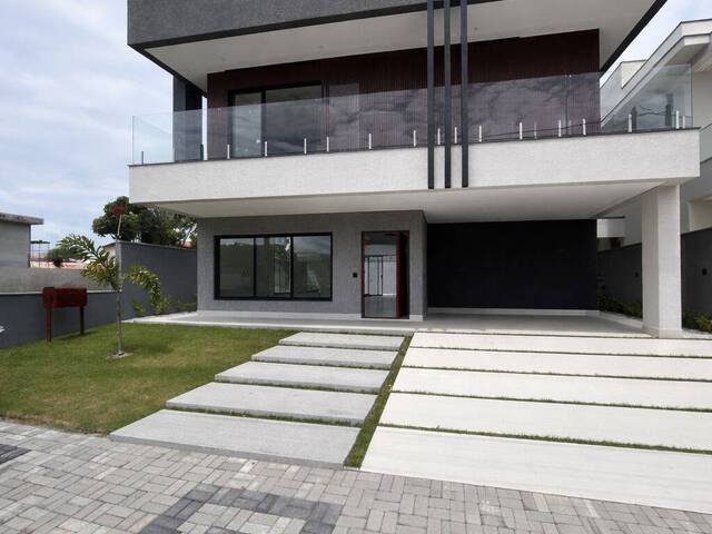 #SO0042 - Sobrado para Venda em Caraguatatuba - SP