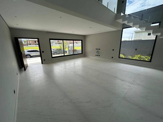 #SO0042 - Sobrado para Venda em Caraguatatuba - SP