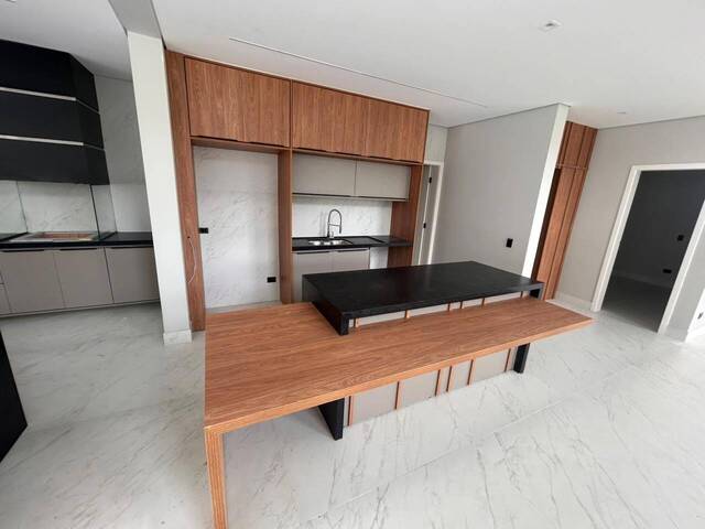 Sobrado para Venda em Caraguatatuba - 5