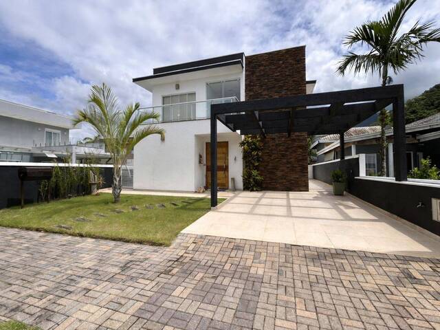 #SO0043 - Sobrado para Venda em Caraguatatuba - SP