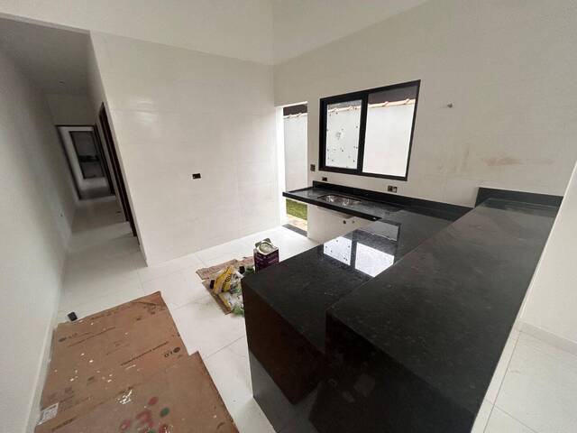 Casa para Venda em Caraguatatuba - 4