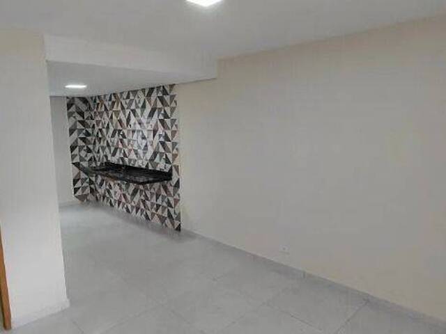 Sobrado para Venda em Caraguatatuba - 4