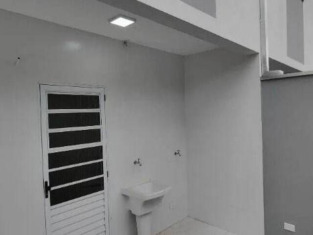 Sobrado para Venda em Caraguatatuba - 5