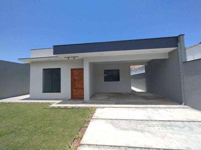 Casa para Venda em Caraguatatuba - 2