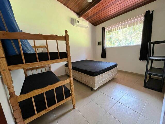 Sobrado para Venda em Caraguatatuba - 5