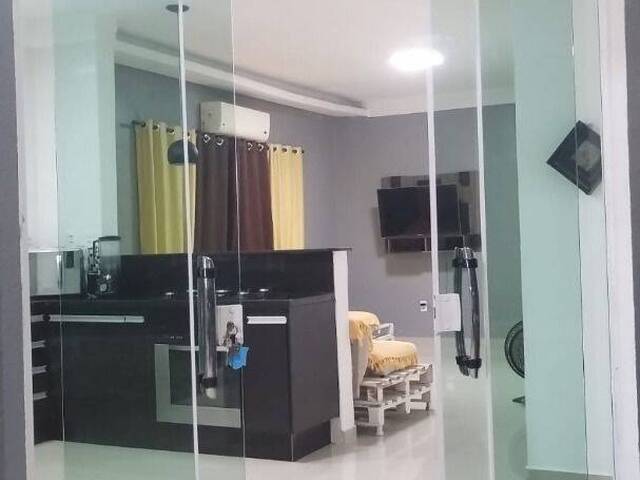 Casa para Venda em Caraguatatuba - 2