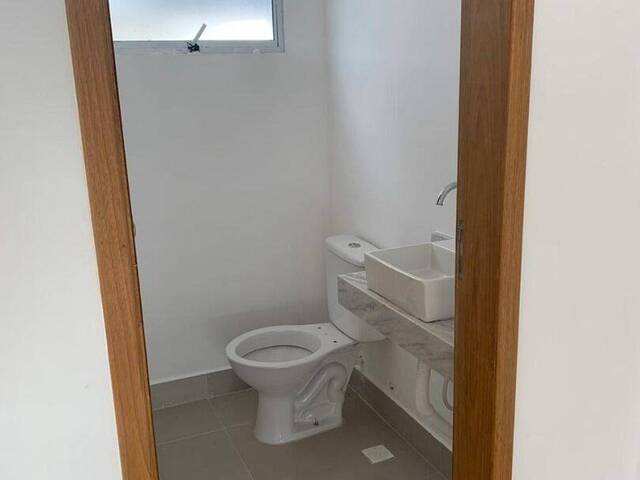 Sobrado para Venda em Caraguatatuba - 5