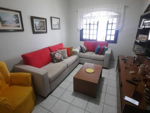 Casa para Venda em Caraguatatuba - 2