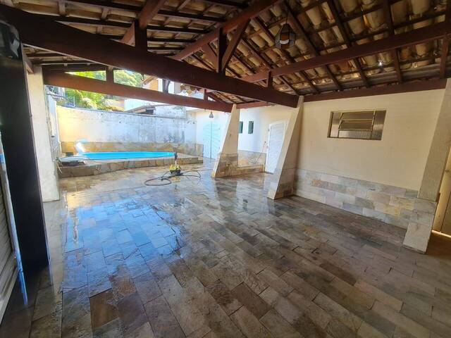 Sobrado para Venda em Caraguatatuba - 4