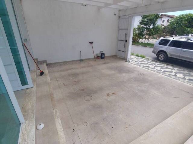 #SO0014 - Sobrado para Venda em Caraguatatuba - SP