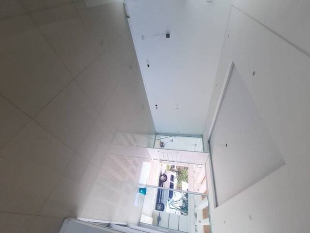 Sobrado para Venda em Caraguatatuba - 4