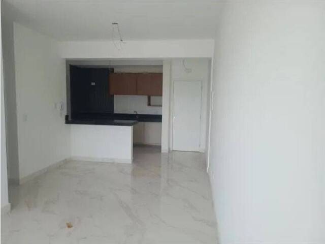 Apartamento para Venda em Caraguatatuba - 5